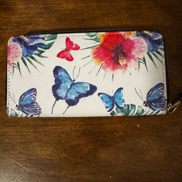 CORAL BAY Beautiful  Colorful Floral Butterfly Zip Around Wallet NWOT - Picture 9 of 9